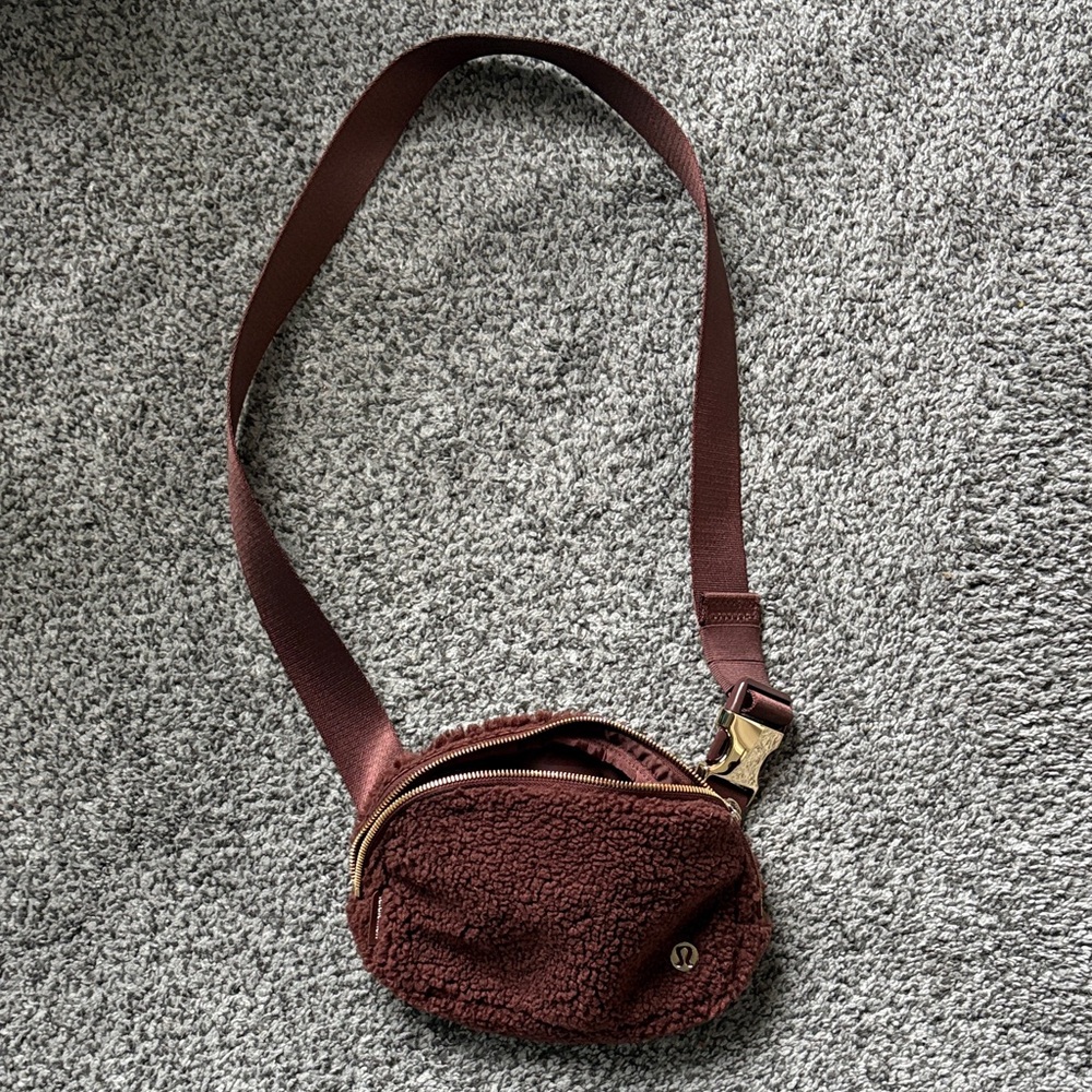 lululemon athletica brown Sherpa Crossbody Belt Bag never used